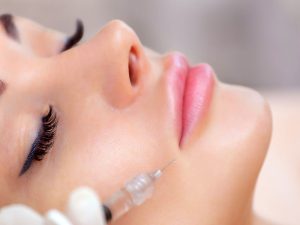 عوارض تزریق ژل لب